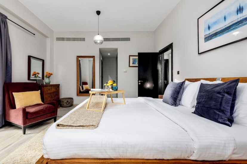 Цены на Maison Privee -Serene & Luxury Retreat in the Heart of JBR Beach в Дубае