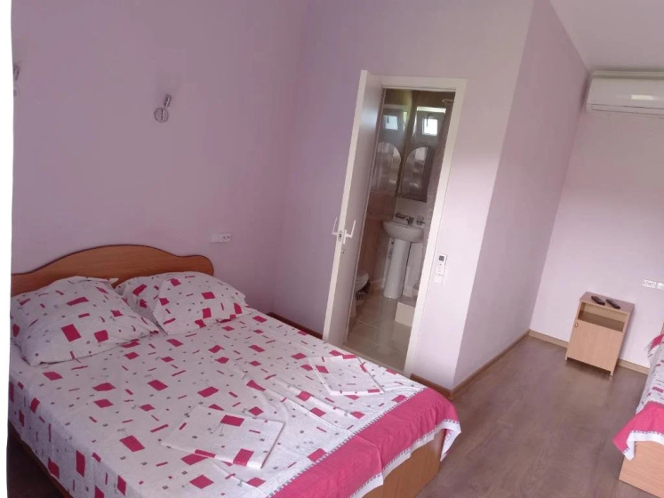 Guest House — отель с удобствами в Пицунда