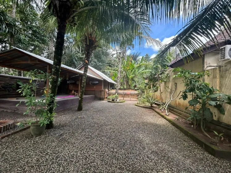 Pondok Sayan Homestay 3 — отель в Убуде, Индонезия