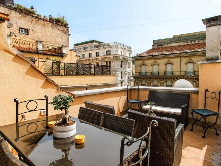 At Home Spanish Steps — забронировать отель в Риме