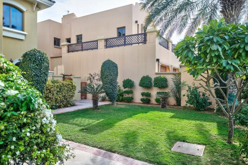 Цены на Dream Inn Dubai - Royal Palm Beach Villa в Дубае