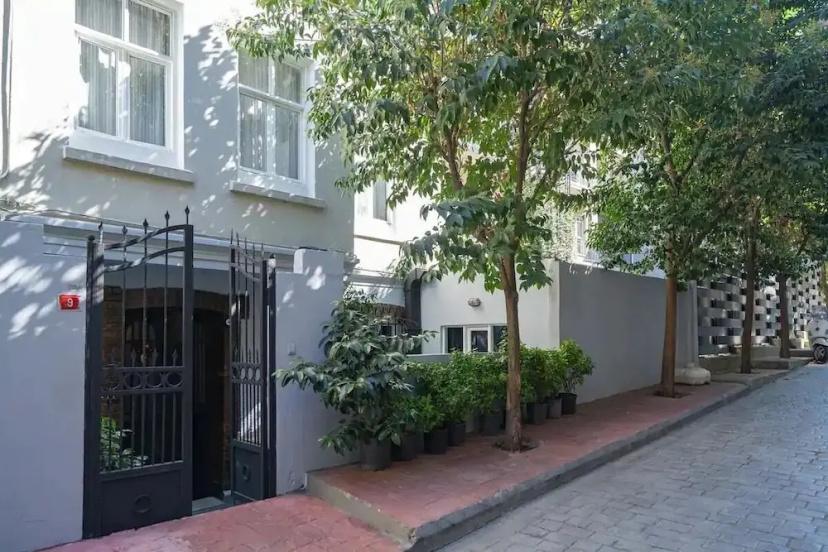 Garden Floor Flat in The Galata — отель в Стамбуле, Турция