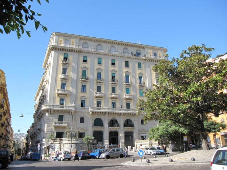 CasAmedeo Guest House — отель с удобствами в Неаполе