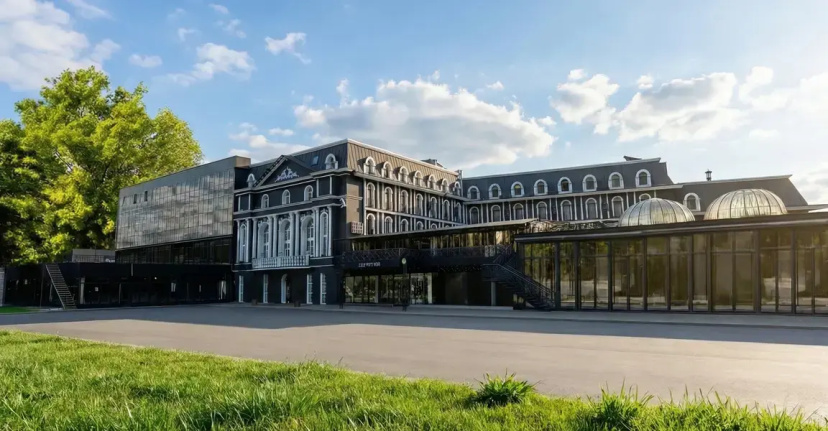 Отель Курортно - развлекательный комплекс Внуково Вилладж (Vnukovo Village) — забронировать отель в Москве