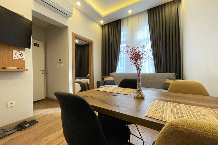 Апартаменты Newly Furnished Studios in Istanbul's Heart — забронировать отель в Стамбуле