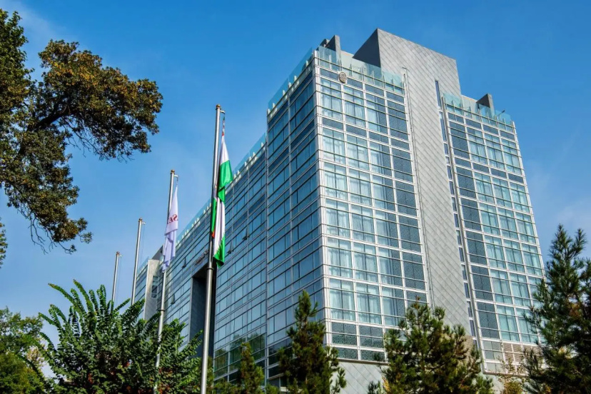 Сравните цены на Dushanbe Serena Hotel в Душанбе