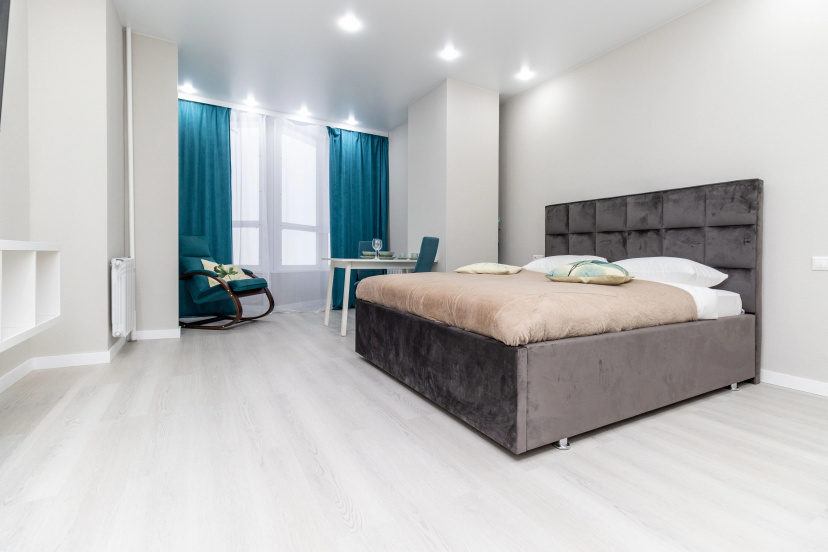 Apartamenty Divan-Krovat' s potrasausim vidom na reku — отель с удобствами в Сургуте