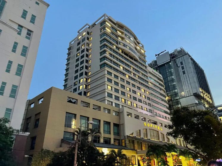 Сравните цены на Otel' Sofitel Saigon Plaza в Хошимине