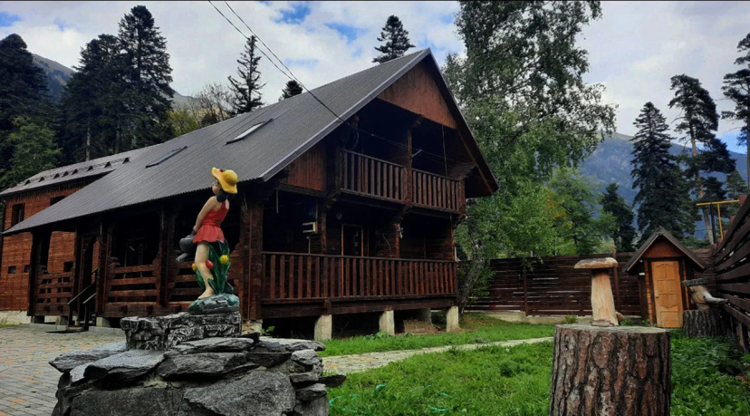 Частный дом Mountain Cottage 1440 — забронировать отель в Архыз