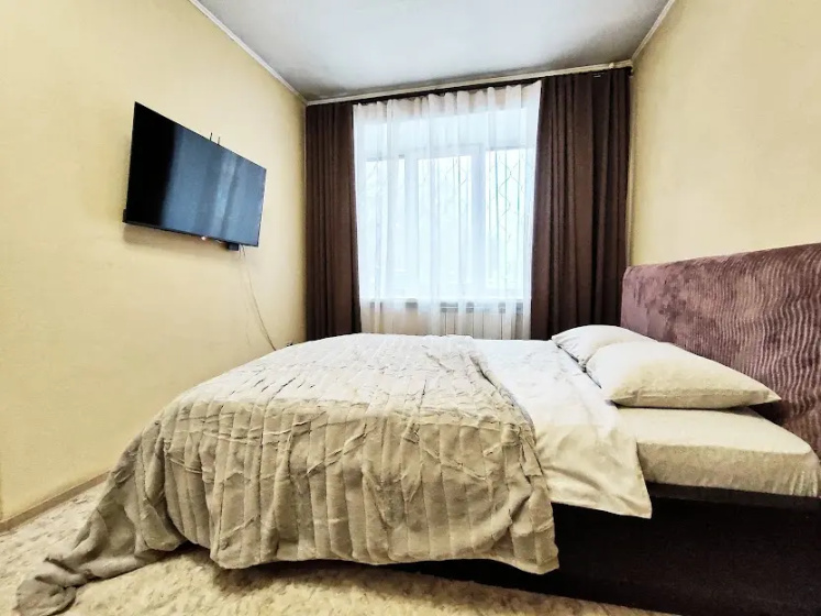 Квартира 1-к., 33 м², 1/5 этаж — забронировать отель в Кемерове