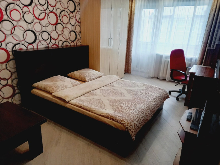 Apartamenty Aday so svezim remontom — отель с удобствами в Курске