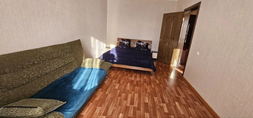 Квартира на проспекте Вячеслава Клыкова 85 — забронировать отель в Курске