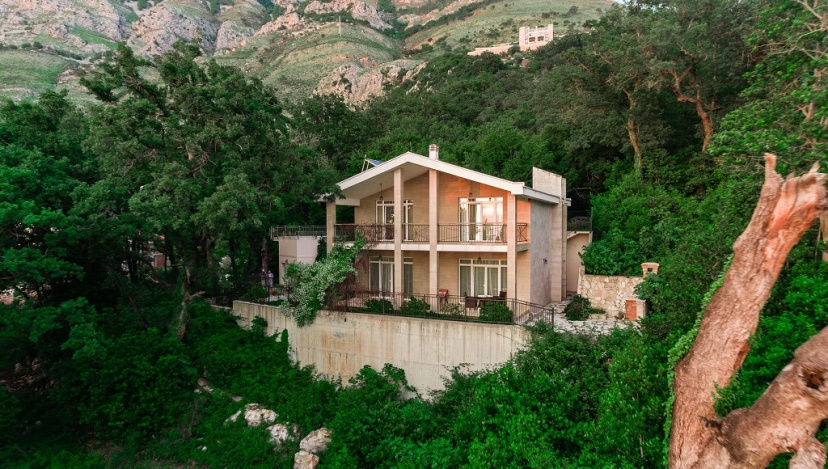 Delphinium Villa — забронировать отель в Будва