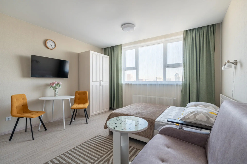 Apartamenty Uutnaa studia 20 etaz centr uznyj avtovokzal — отель в Екатеринбурге, Россия