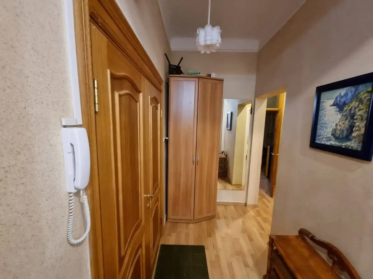 Квартира Двухкомнатная с Высокими Потолками Рядом с Центром Города — отзывы гостей и цены