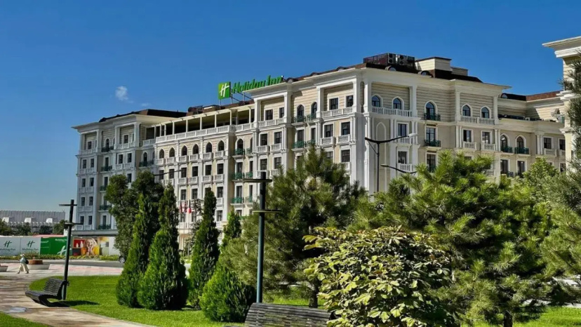 Holiday Inn Tashkent City, an IHG Hotel — отель с удобствами в Ташкент