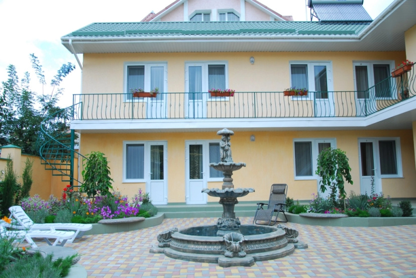Mini-otel' Pansion Kafa — забронировать отель в Феодосия
