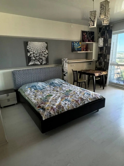 Цены на Квартира Charming Semyon Apart в Иркутске
