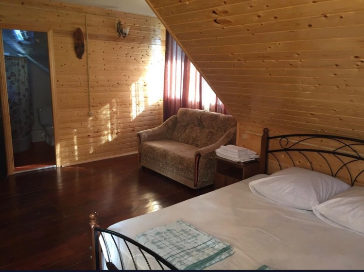 Vavilova 2 Guest House — отель с удобным расположением в Сухуми