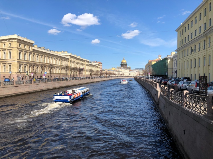 Квартира Уютная студия у Мариинского театра — отель с удобствами в Санкт-Петербурге