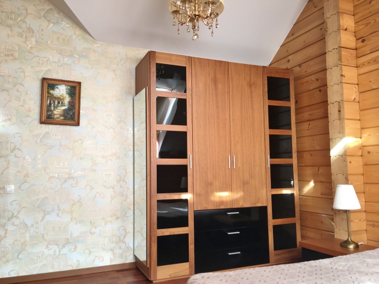 Цены на Novoorlovskij Kottedzh Guest House в Санкт-Петербурге