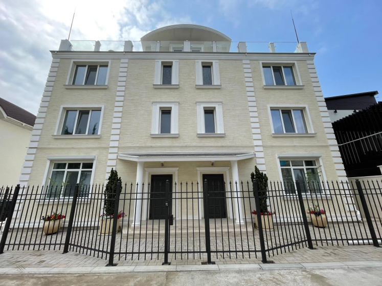 Villa Crown — отель с удобным расположением в Ялта
