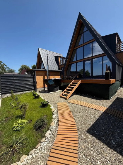 Castnyj Dom A-Frame. Ultramarine. Las Nubes Village — отель в Даховское сельское поселение, Россия
