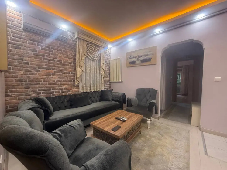 Апартаменты 2BR Apt 3 AC Balcony 5 Min to Metro — забронировать отель в Стамбуле