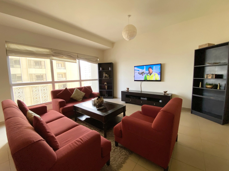 Close to JBR Beach Spacious 2BR Marina views Apartments — отель с удобствами в Дубае