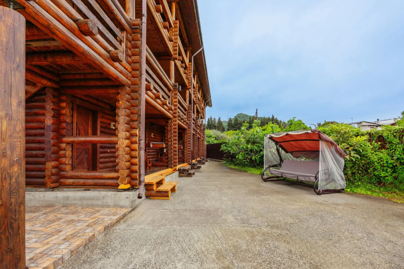 House Izbushka (Zhiloj dom) — забронировать отель в Сириусе