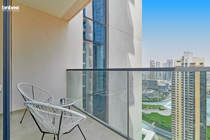Апартаенты Bnbmehomes | Modern 2BR Treasure nr Dubai Fountain - 3302 — отель в Дубае, Объединенные Арабские Эмираты