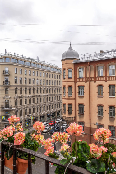 Квартира Просторные Апартаменты у Невы — отель с удобствами в Санкт-Петербурге