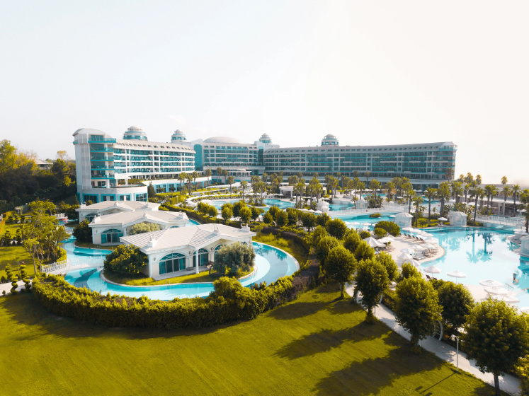 Kurort Sueno Hotels Deluxe Belek - All Inclusive — отель с удобствами в Белеке