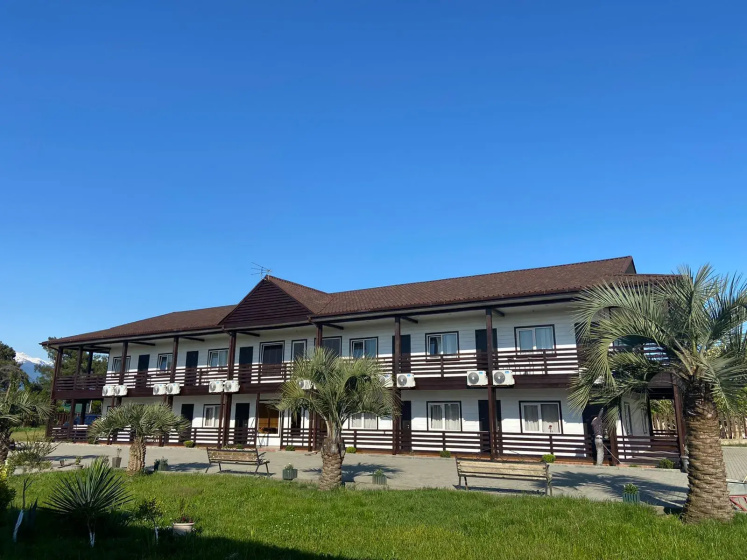 Al Mare Hotel — отель рядом с интересными местами в Пицунда