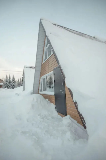 Частный дом уютный A-frame White — отель с удобным расположением в Шерегеш