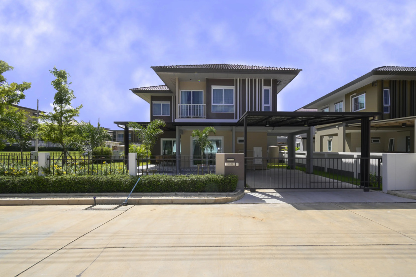 4 BR Saransiri 1#l Pool Gym Garage Netflix Villa — отель с удобным расположением в Пхукете
