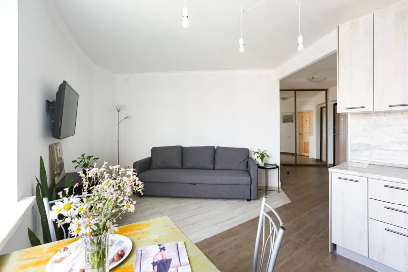 Apartamenty Flat Inn | Smolensk | Vysokij etaz s vidom na centr — отель с удобствами в Смоленск