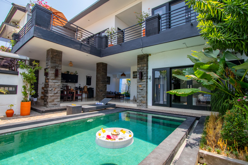 Вилла Villa with Amazing Pool and Rooftop Sun Terrace — комфортный отель в Кута
