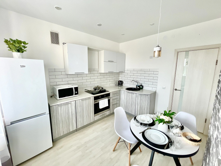 Apartamenty Svetlye na Fomusina s Vidom na Park — отель с удобствами в Калуге