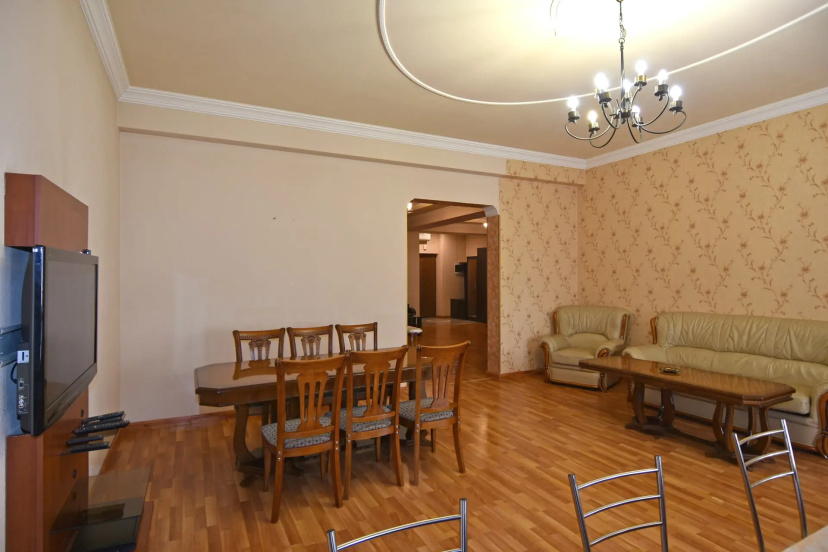 Apartamenty RentInnYerevan on Yekmalyan 1st Street — отель в Ереван, Армения
