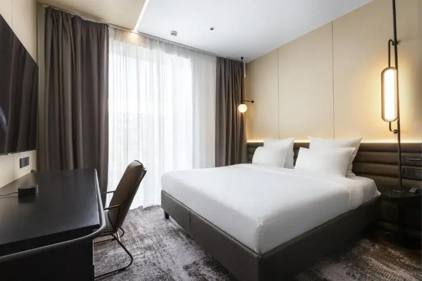 Novotel Living Almaty Zetysu 4 — отель в Алматы, Казахстан