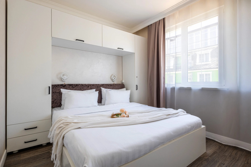 Цены на Апартаменты Red Apartments Арт Лайт Сити Апартамент Рембрандт в Сириусе