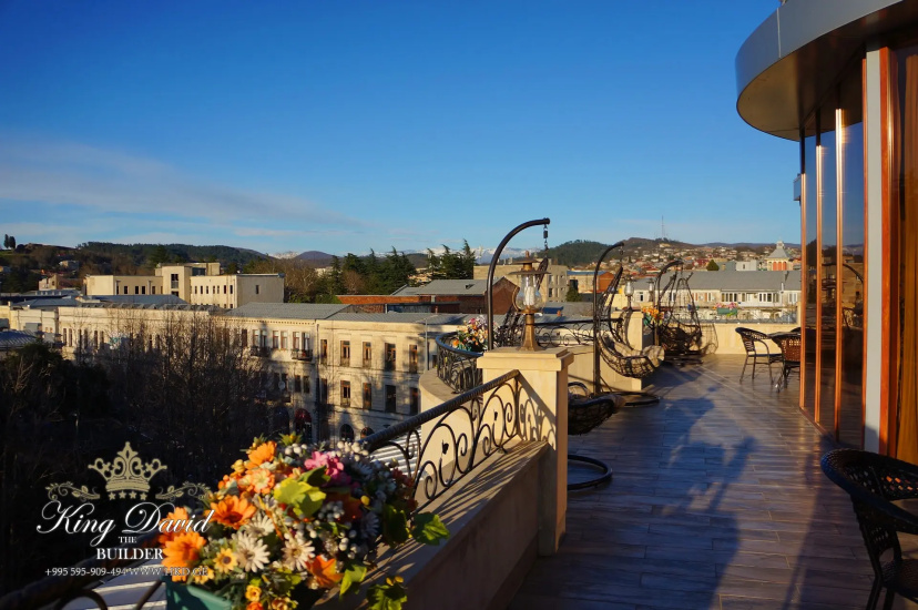 Otel' King David The Builder — забронировать отель в Кутаиси