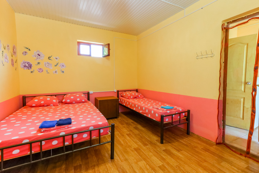 84 Guest House — отель с удобным расположением в Кучугуры