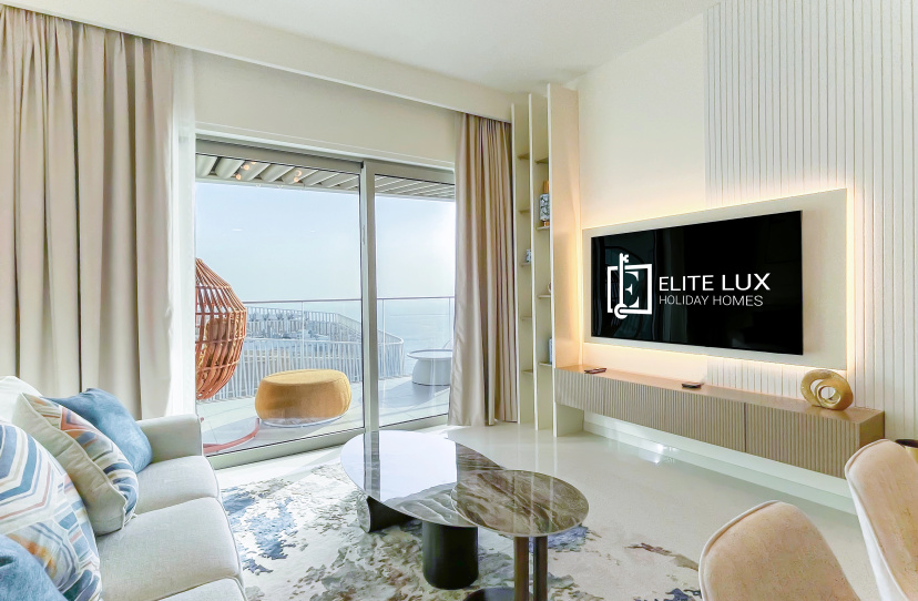 Elite LUX Holiday Homes - Beachfront 1BR Oasis & Stunning Views By Elie Saab — отель с удобным расположением в Дубае