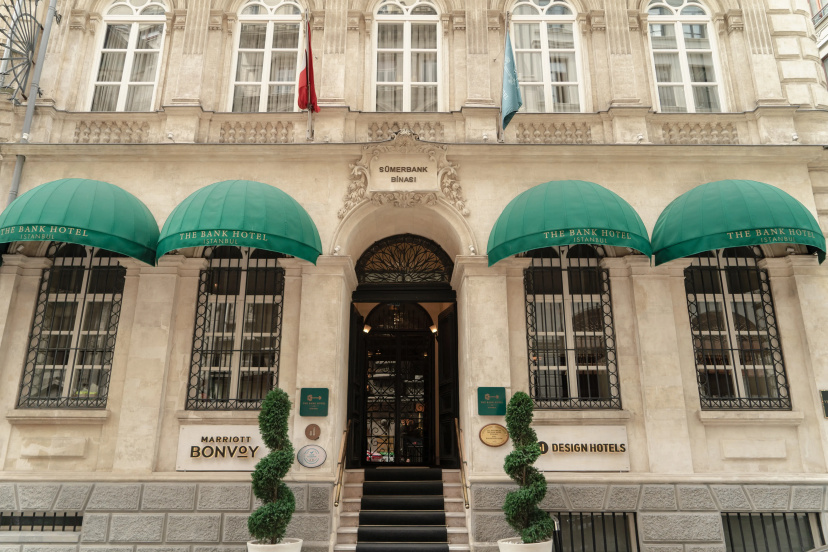 Сравните цены на The Bank Hotel Istanbul, a Member of Design Hotels в Стамбуле