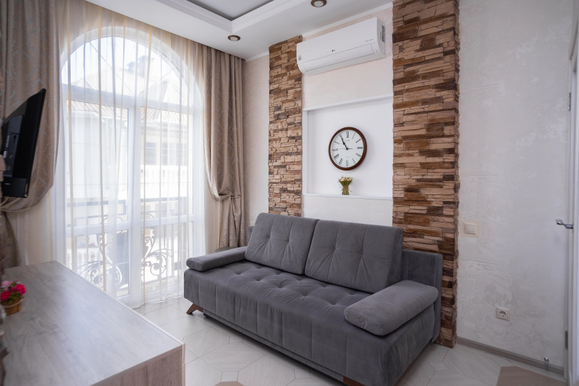 Апартаменты Red Apartments Арт Лайт Сити Апартамент Роллан — отзывы гостей и цены