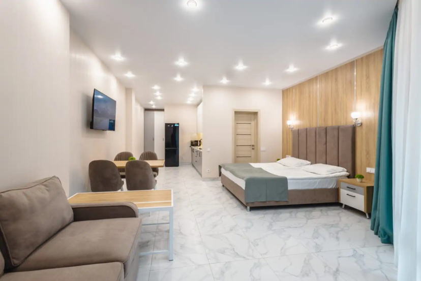 Квартира Студия от УК Family Pride Apartments 1 этаж кв.7 — забронировать отель в Ялта