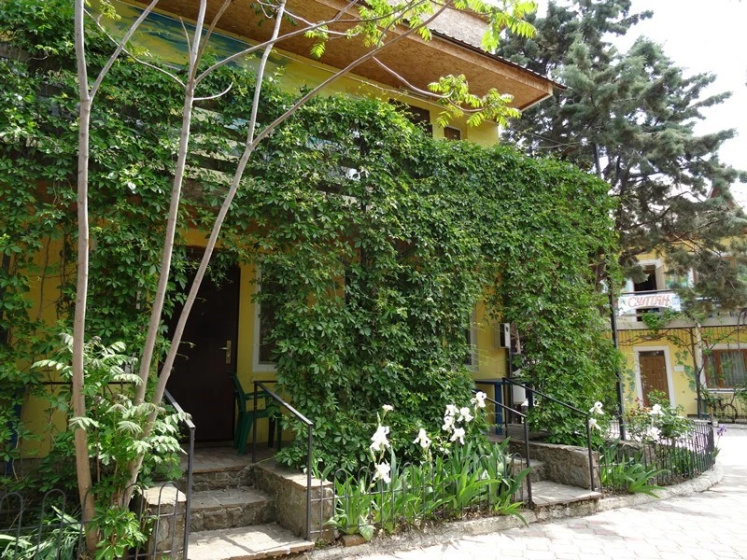 Sultan Guest House — отель с удобствами в Судак