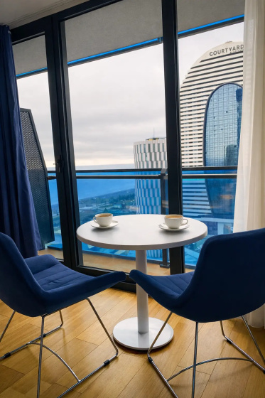 Апартаменты Seaside Luxury studio with Views — отель с удобным расположением в Батуми